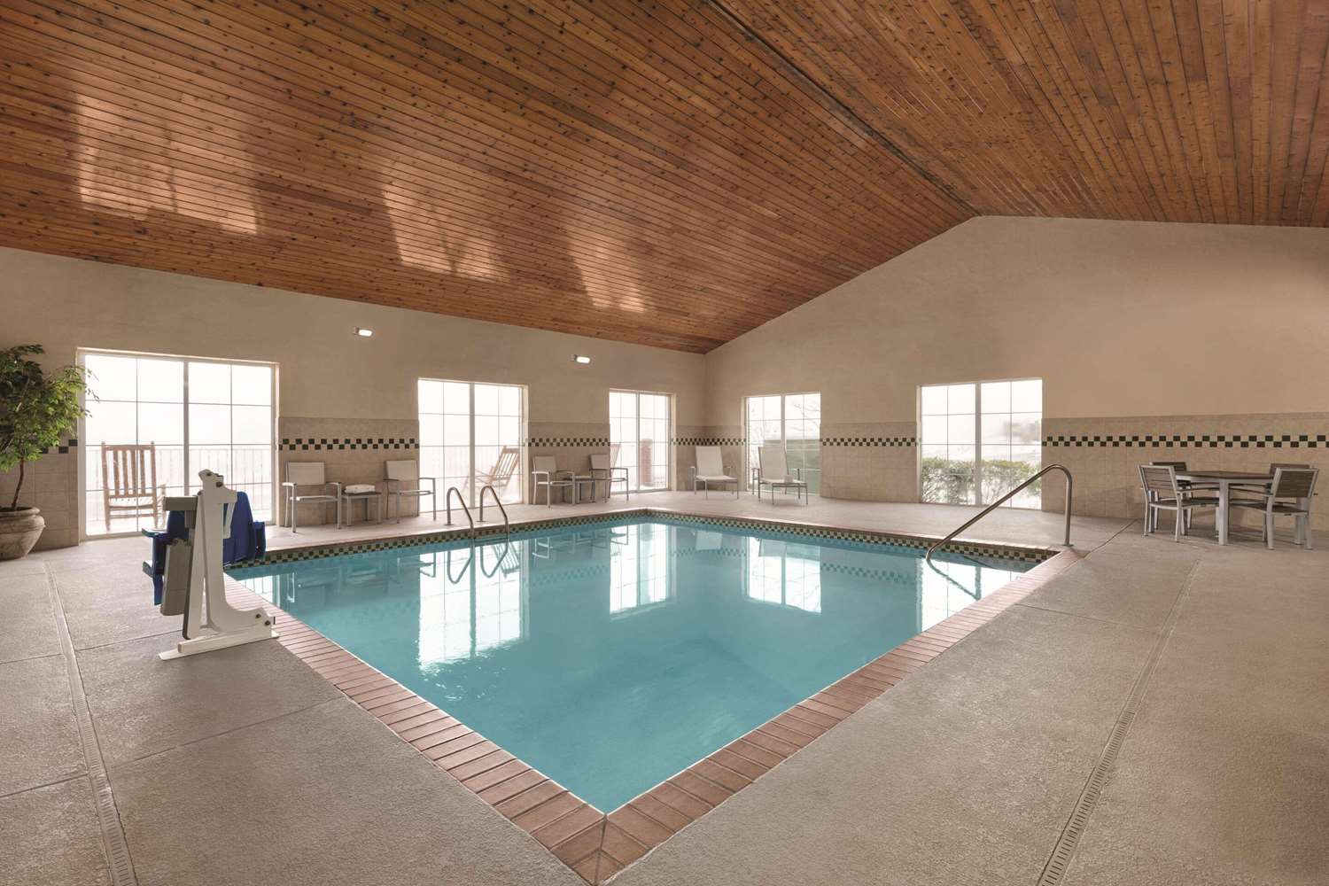 Country Inn & Suites by Radisson, Boone, NC 10/18