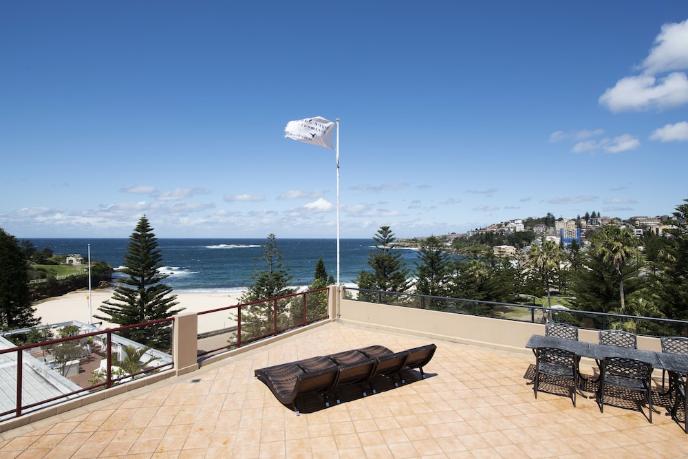 Coogee Sands Hotel And Apartments 63/65