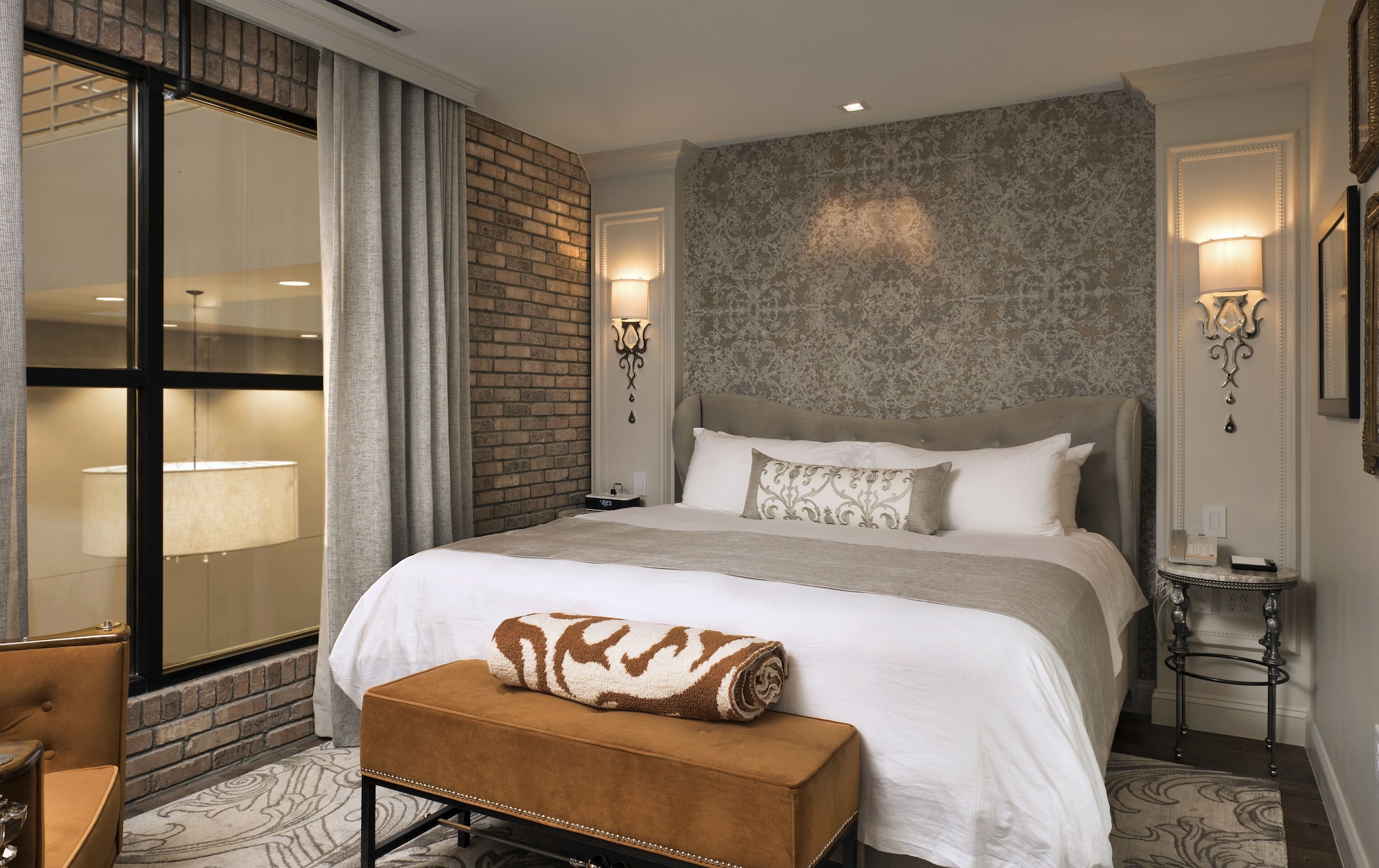 SUPERIOR, KING BED, ATRIUM VIEW