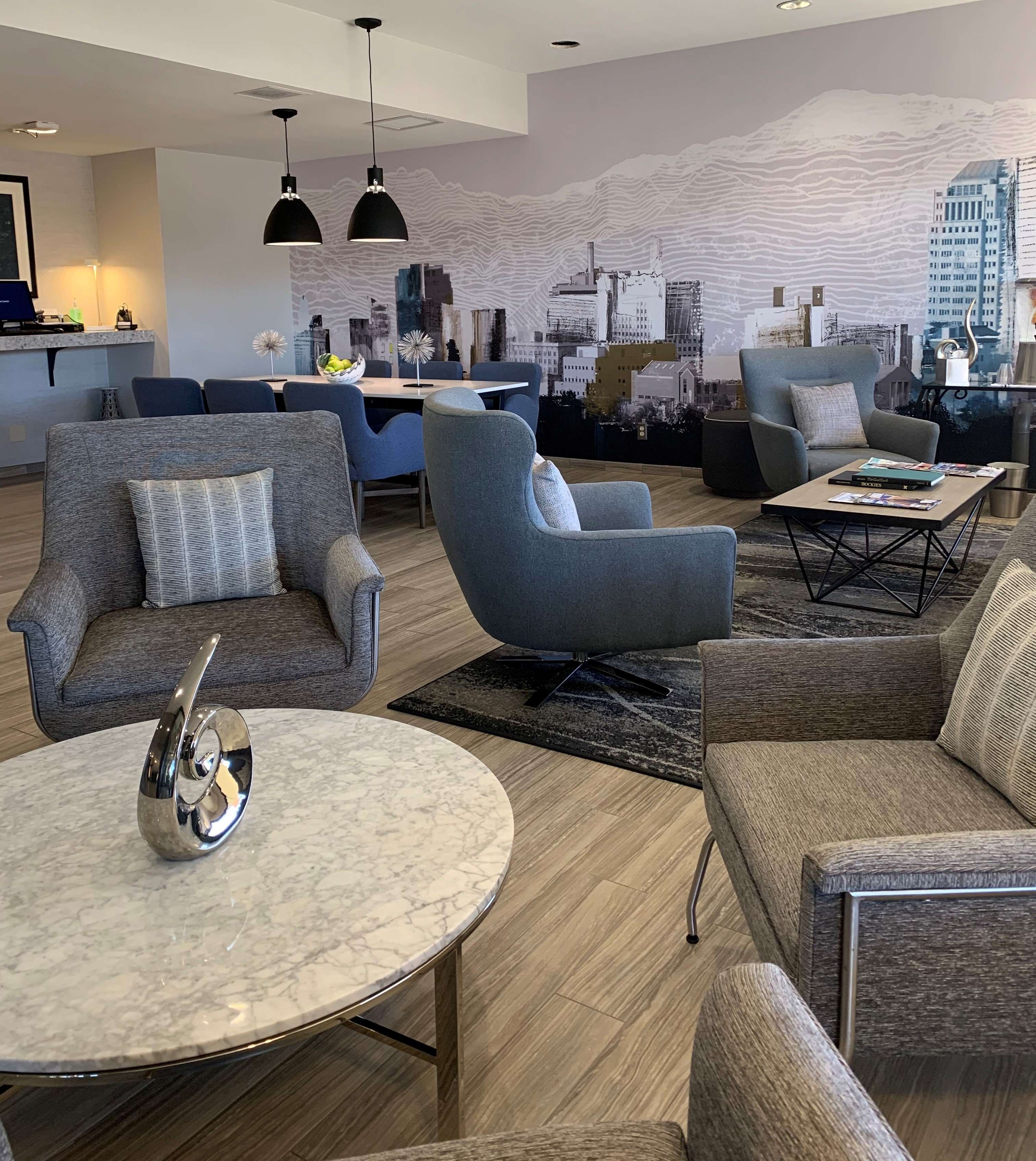 Radisson Hotel Colorado Springs Airport 32/42
