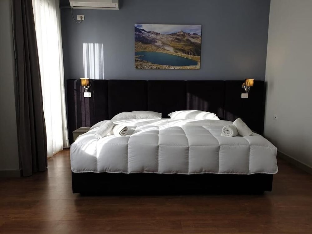PERANDOR BEACH HOTEL 46/64