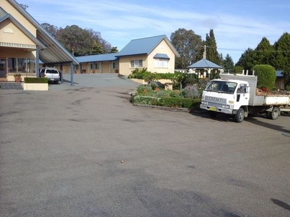 Willows Motel 33/42