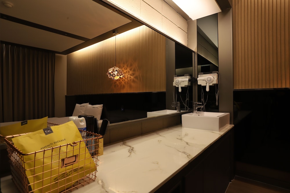 Piano Hotel 35/65