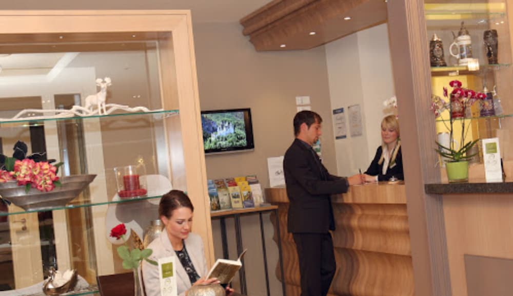 Villa Ludwig Suite Hotel 8/50