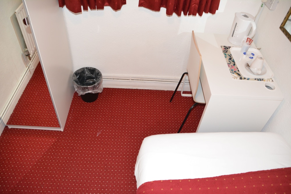 Bow Guest House 45/51