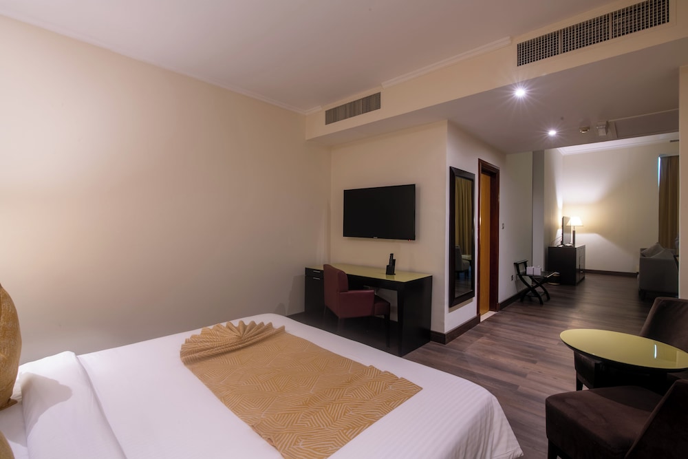 DELUXE, SUITE, KING BED