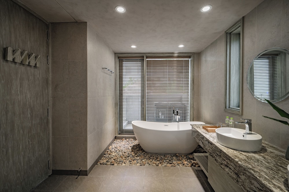 Crown Retreat Quy Nhon 87/88