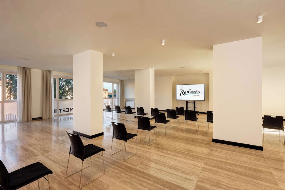 Radisson Hotel Ferrara 36/60