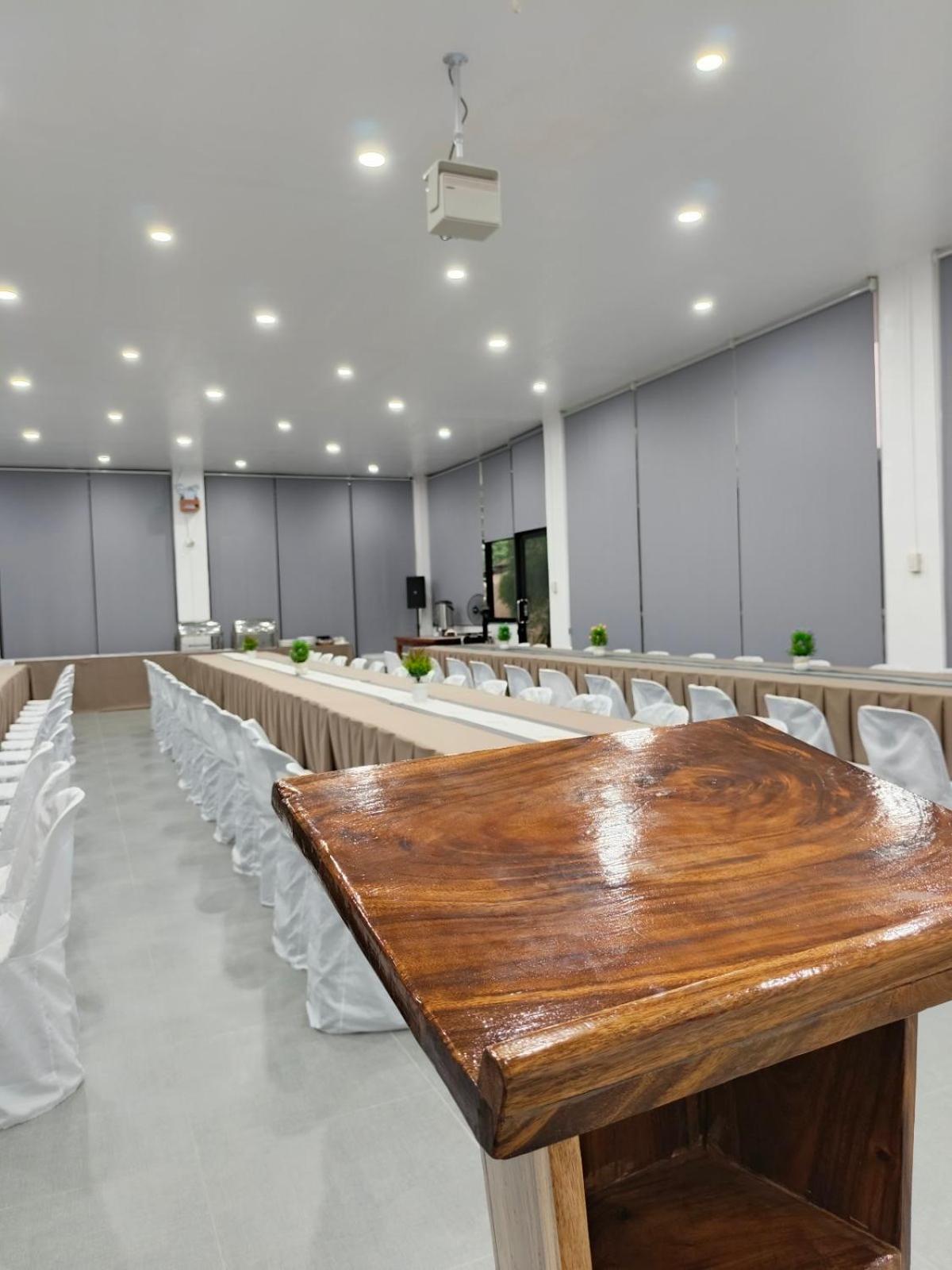 Ocean Star Hotel Coron 40/50