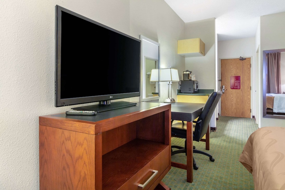 Spark by Hilton Lakewood Denver Southwest 45/54