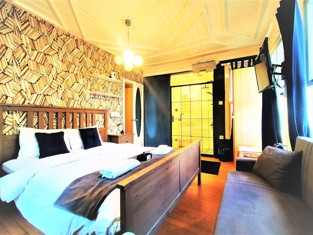 Dreamers B&B 32/50