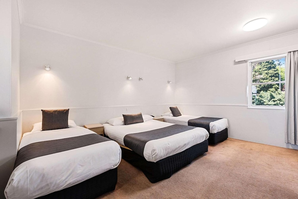 Coach House Launceston 8/52