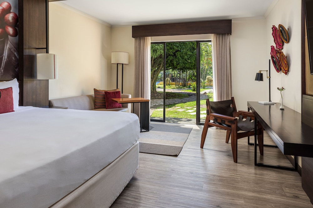 Room, King Bed, Pool Access
