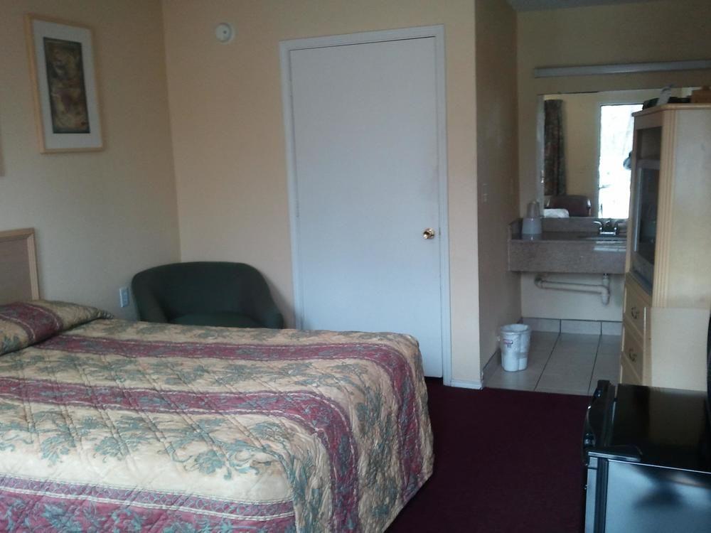 Motel6 Dallas, TX 27/59