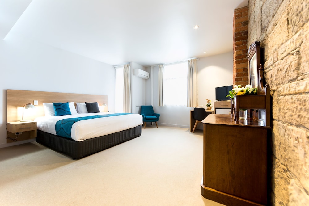 Customs House Hotel 26/72