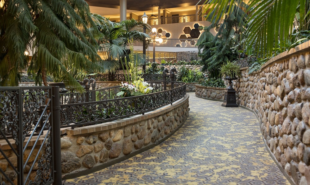 Saskatoon Inn 53/55