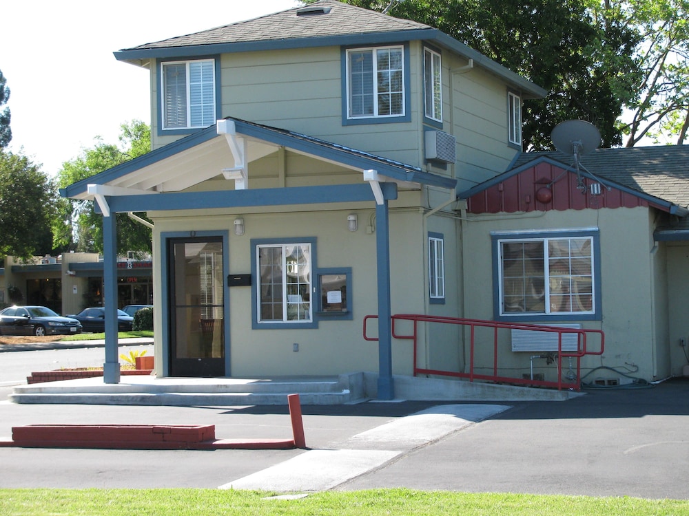 North Bay Inn Santa Rosa 1/35