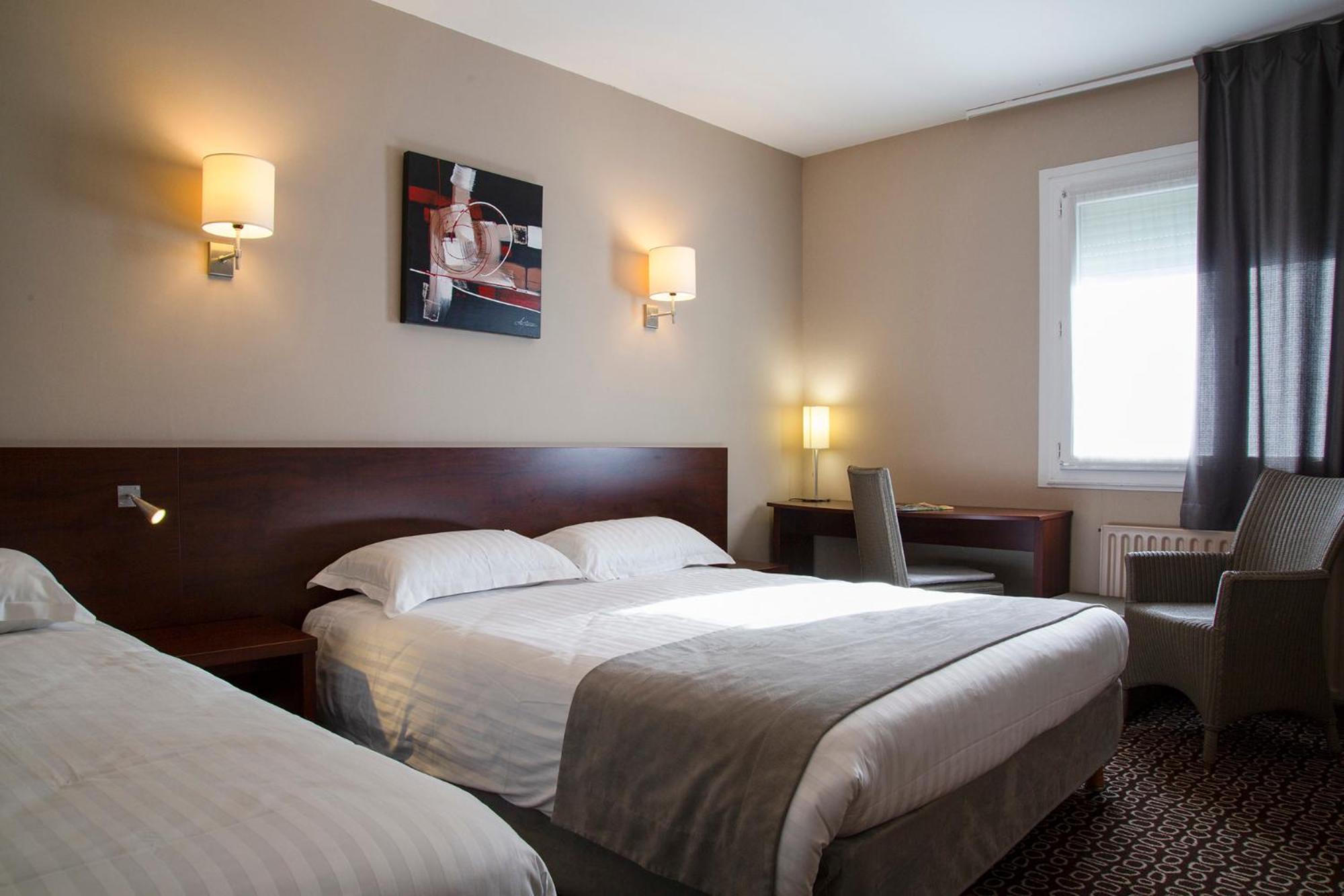Room, Triple