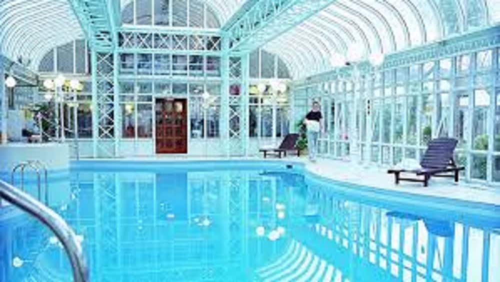 Basingstoke Hotel 19/50