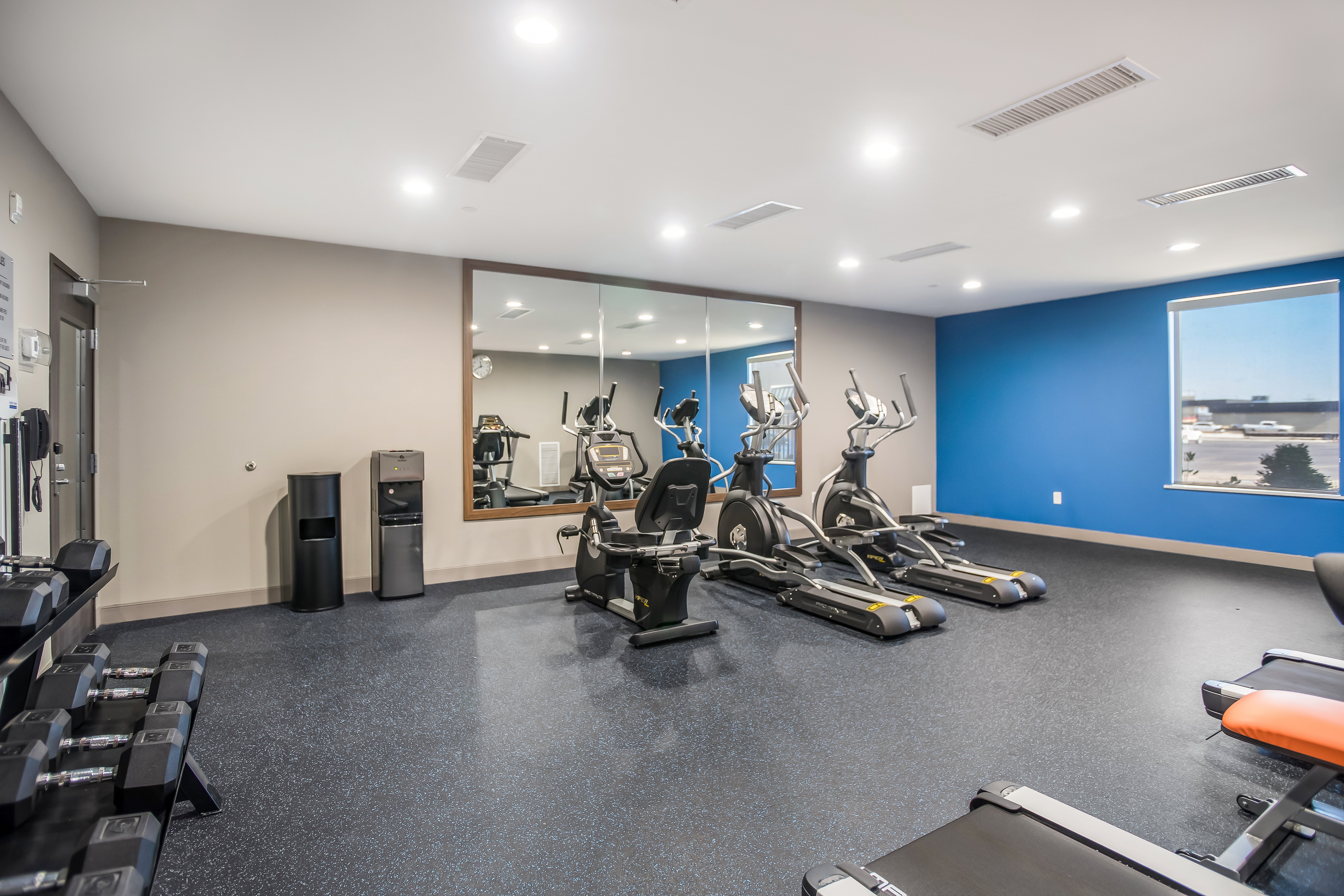 Holiday Inn Express Suites East Tulsa Catoosa 12/27
