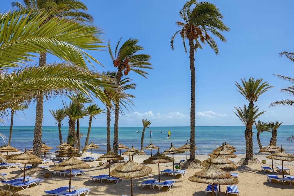 Hari Club Beach Resort 100/103