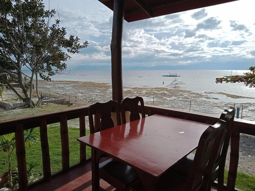 Bonita Oasis Beach Resort 8/60