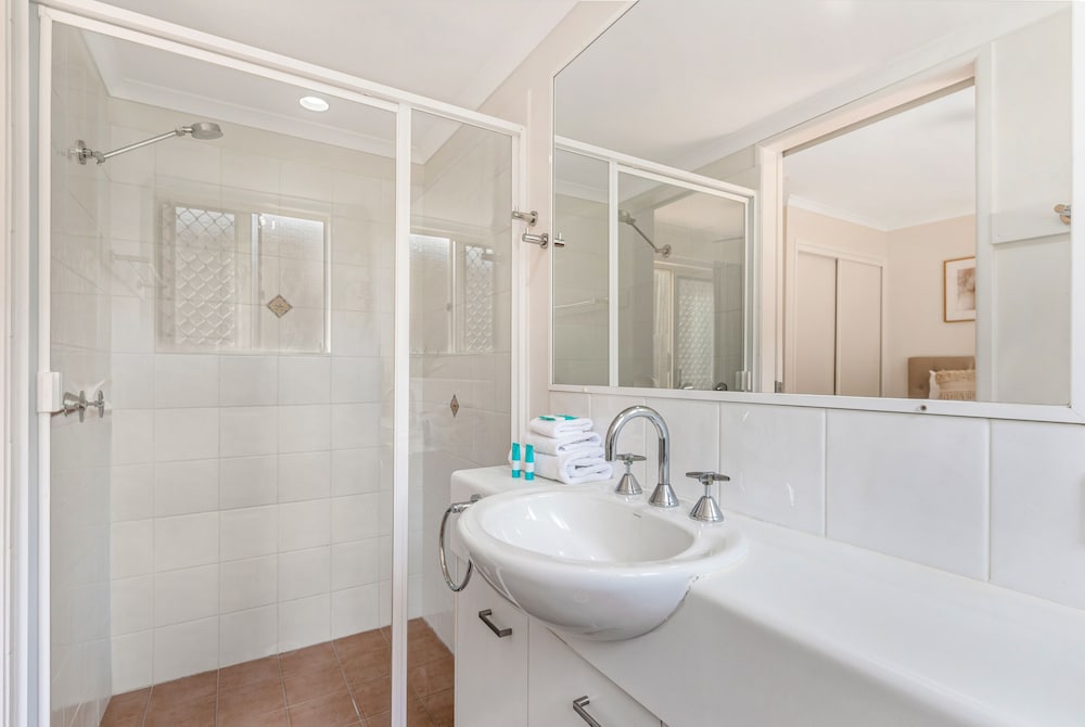 COOLUM BEACH GETAWAY RESORT 56/58