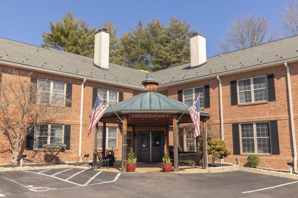 Brandywine River Hotel 29/35