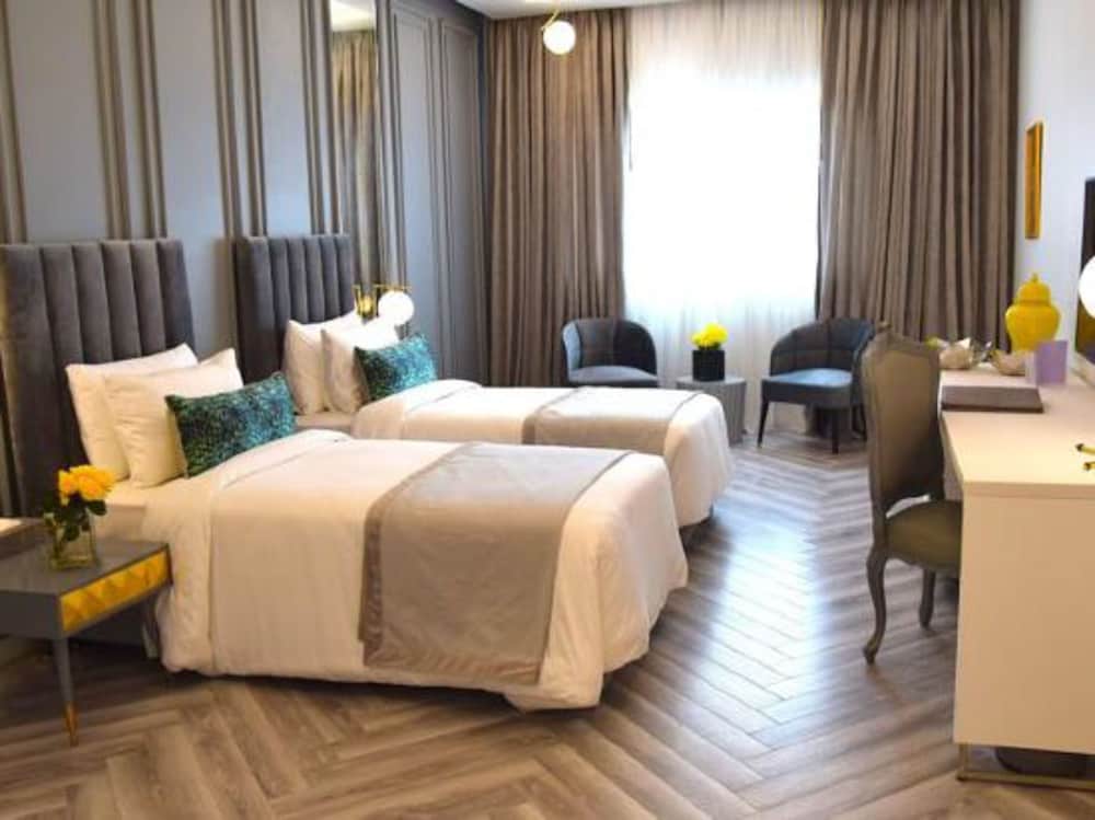 The Nishat Hotel Johar Town 16/50