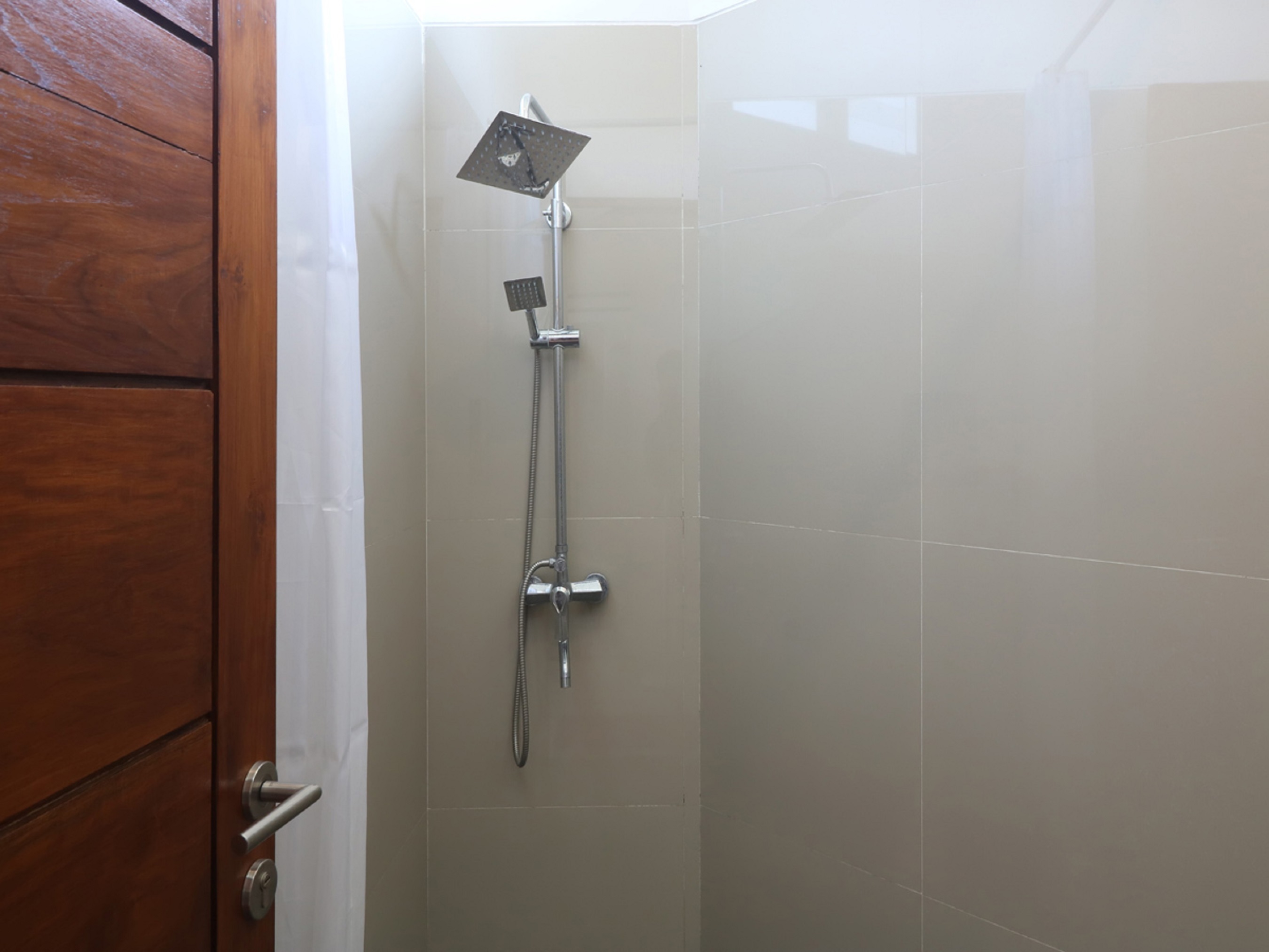 OYO 1051 De Loran Hotel 38/38