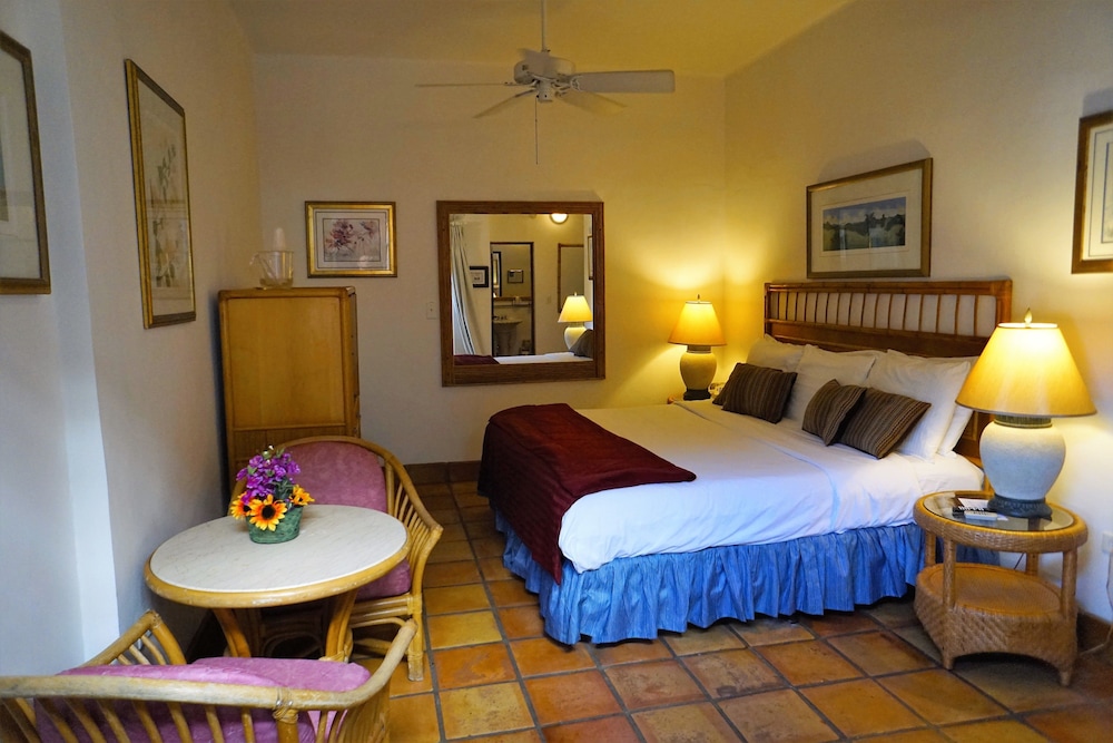 At Wind Chimes Boutique Hotel 12/77