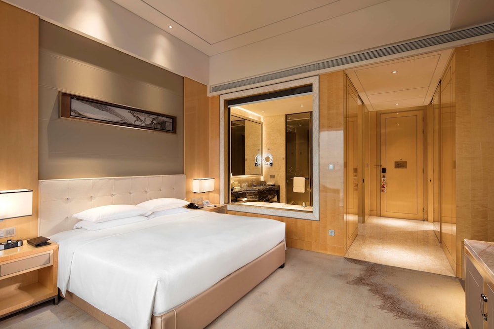 غرفة تنفيذية بسرير كينج مع دخول الصالة، HILTON DALIAN 10/10