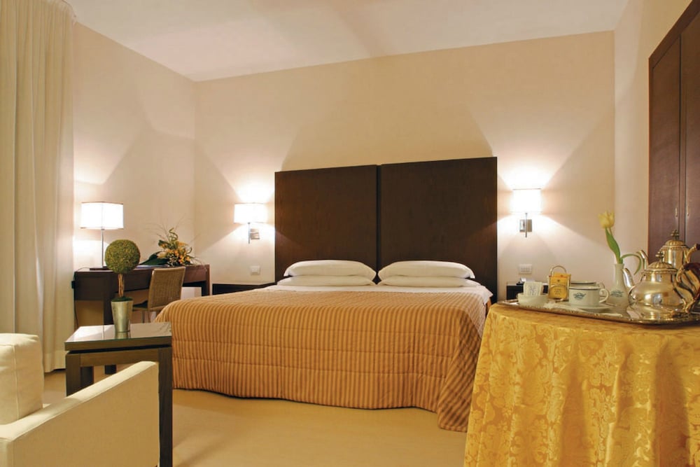 National Hotel 36/68