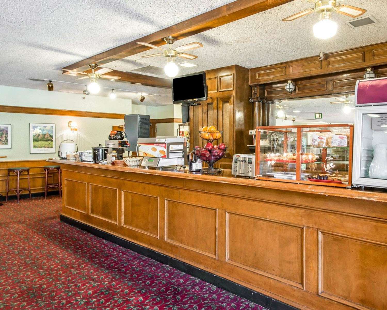 The Boulder Broker (ex. Rodeway Inn and Suites The Broker) 4/42