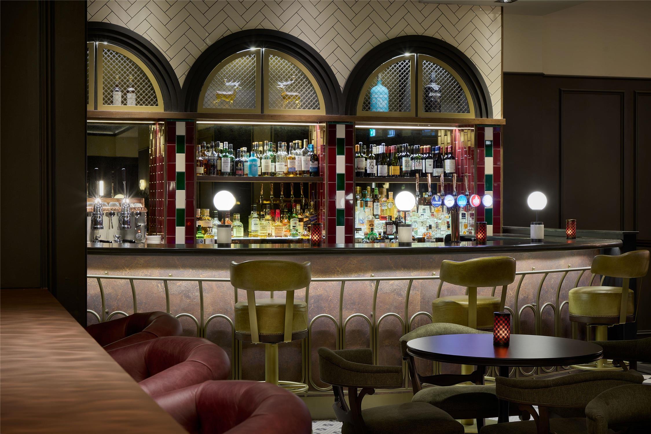 Hilton Edinburgh Carlton 18/26
