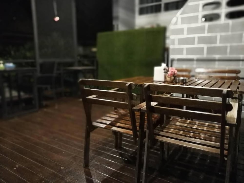 White Monkey Guesthouse 51/56