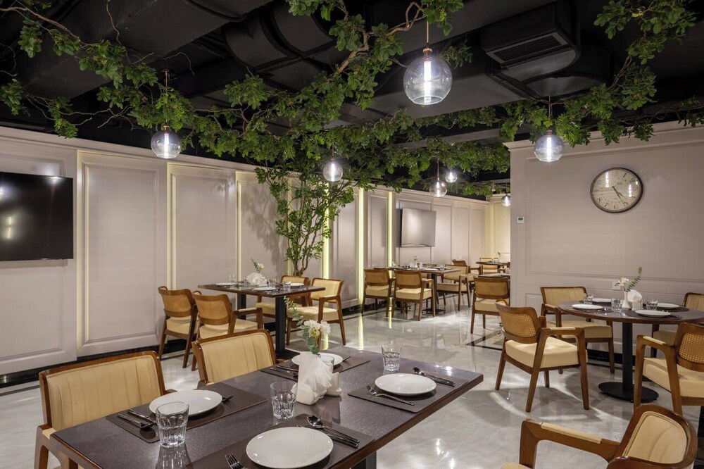 Consti Hotel Tashkent 49/63