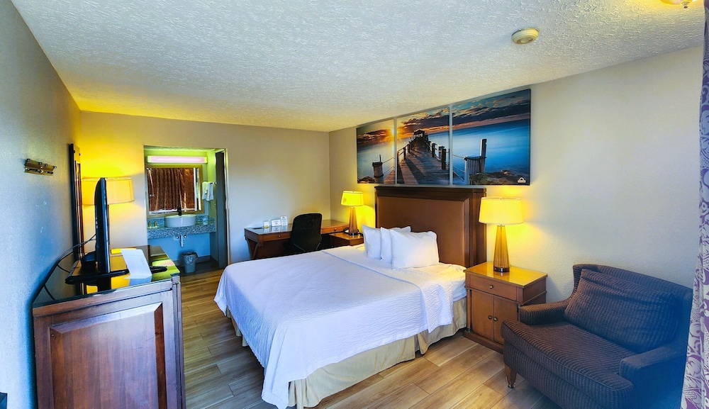 Renovated, King Bed