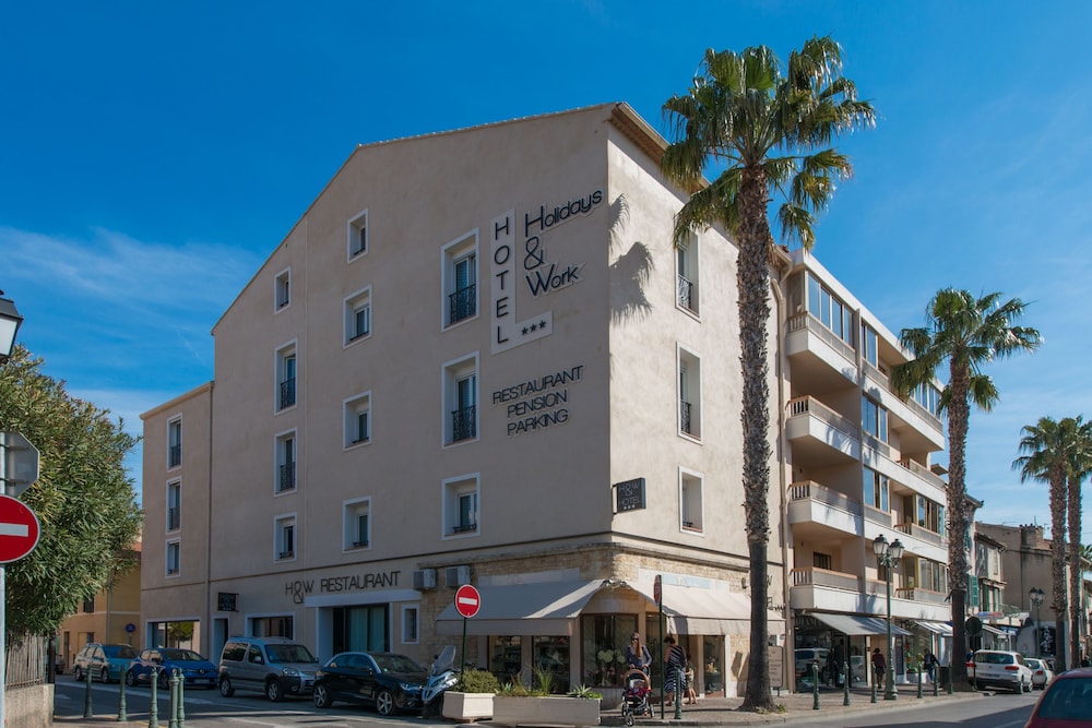 Hotel Holidays and Work 1/44