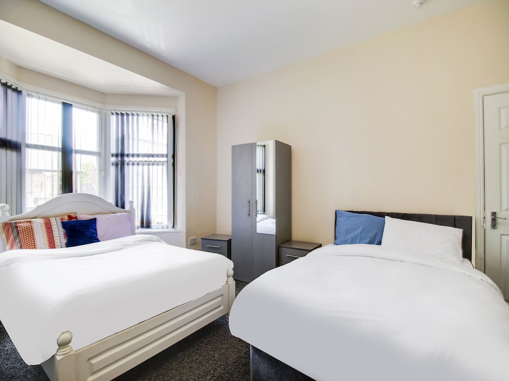 OYO The Longlands Hotel 16/39