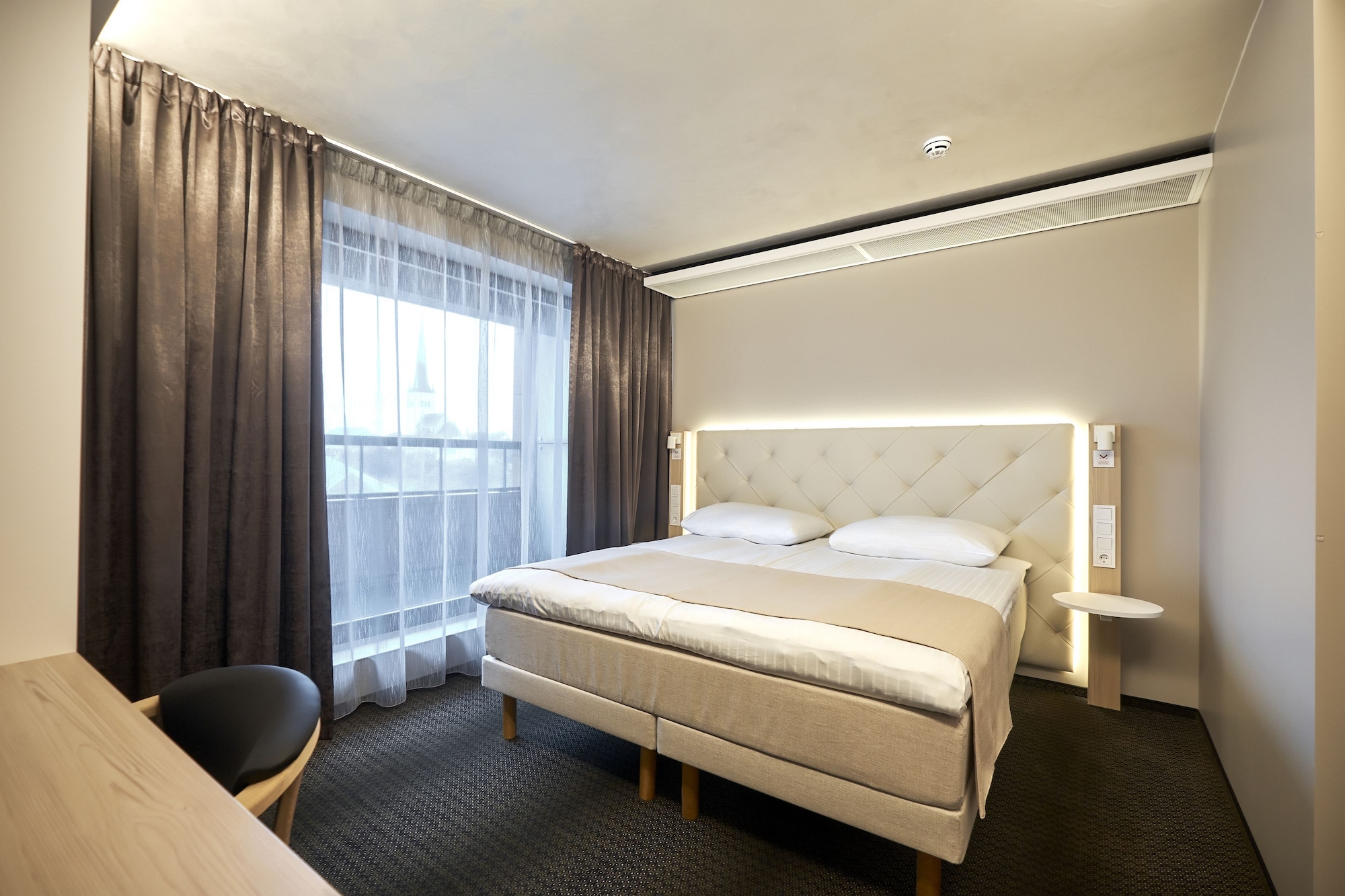Suite, Balcony