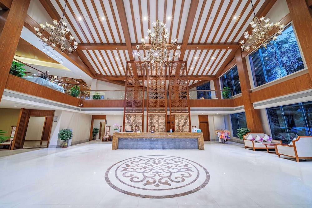 Howard Johnson Lake Serenity Hotel Neijiang 5/46