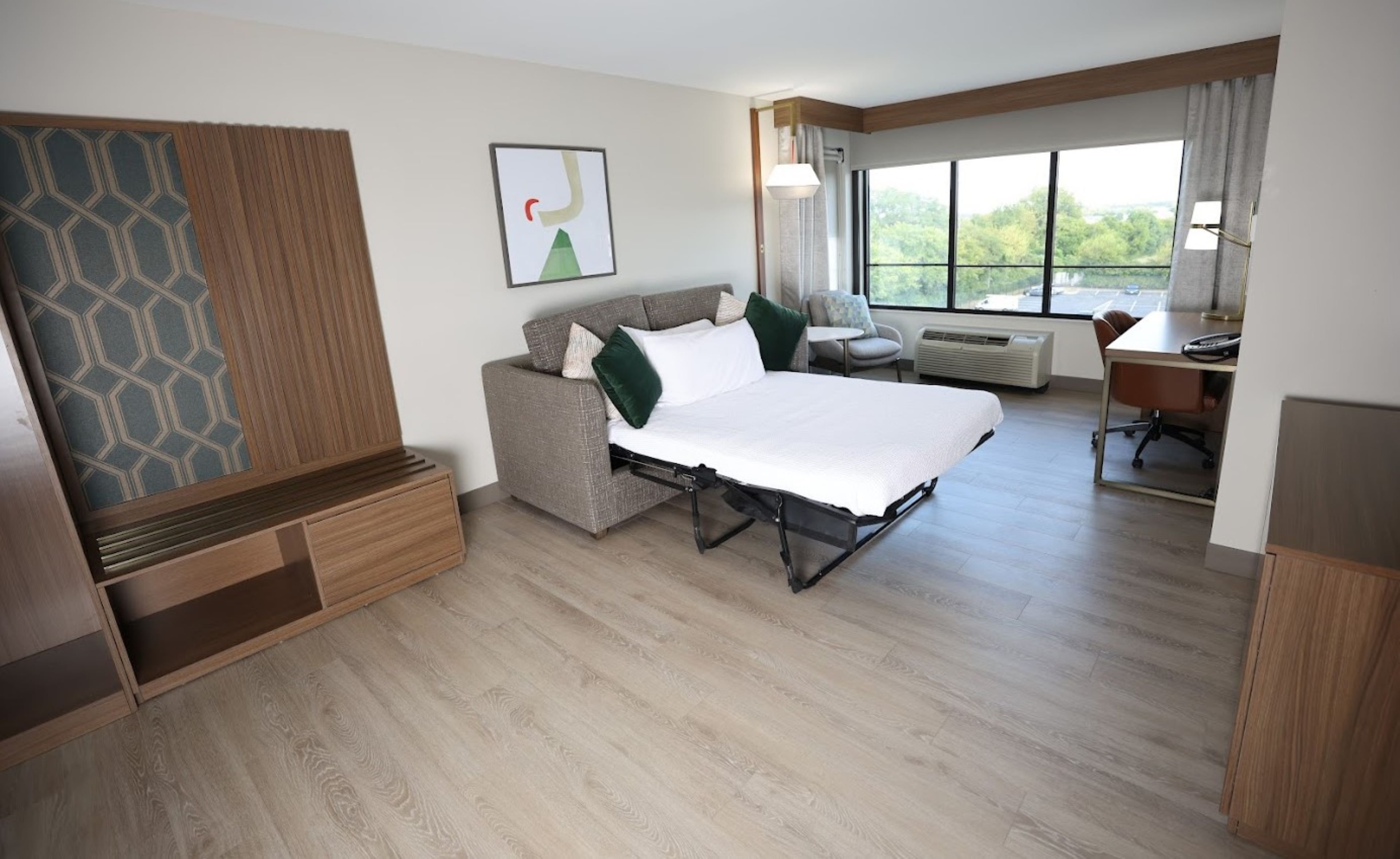 Suite, King Bed