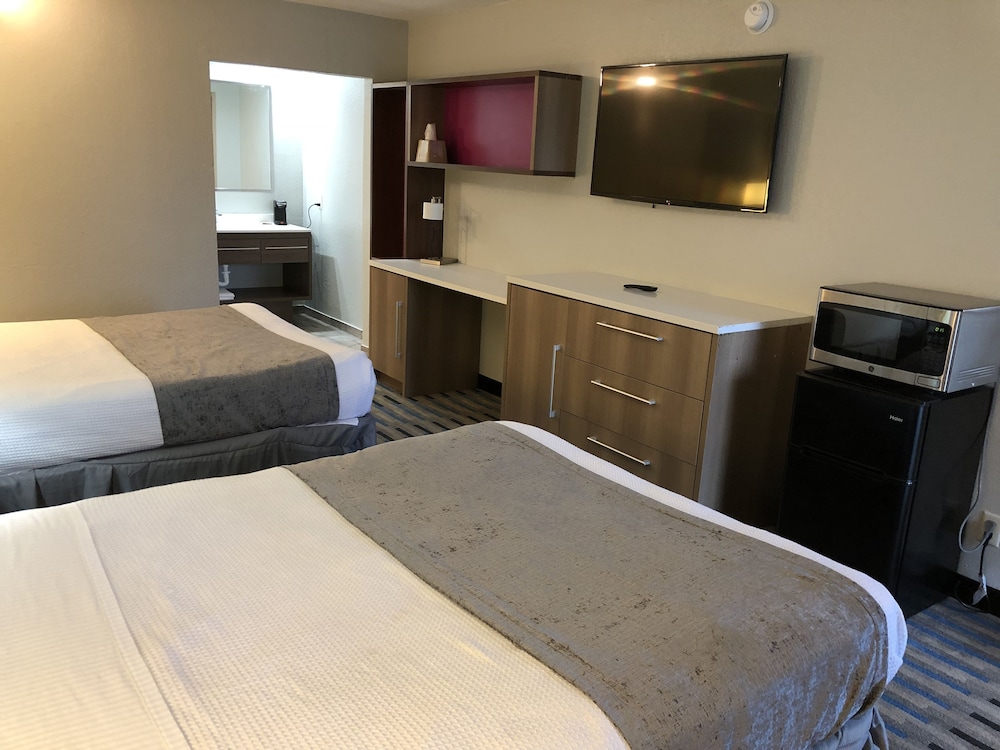 All Seasons Inn & Suites 5/41