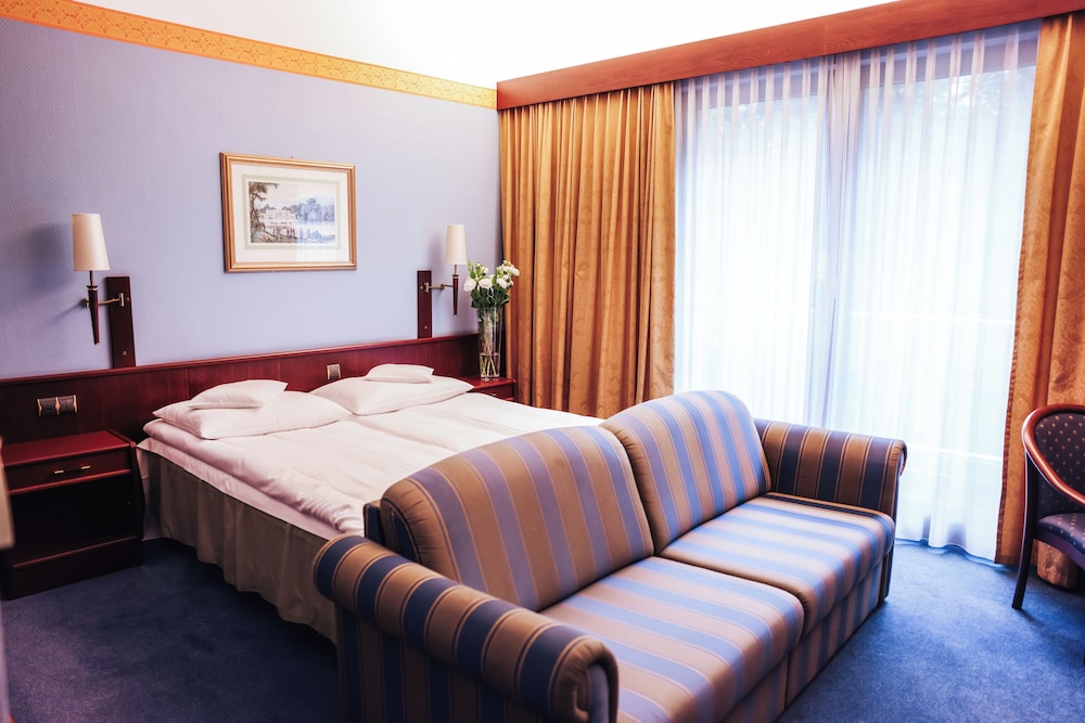 Parkhotel Vienna 18/45