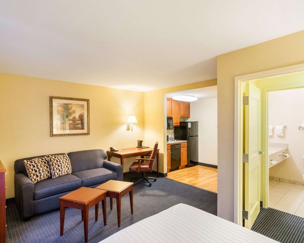 MainStay Suites Dover, DE 20/40