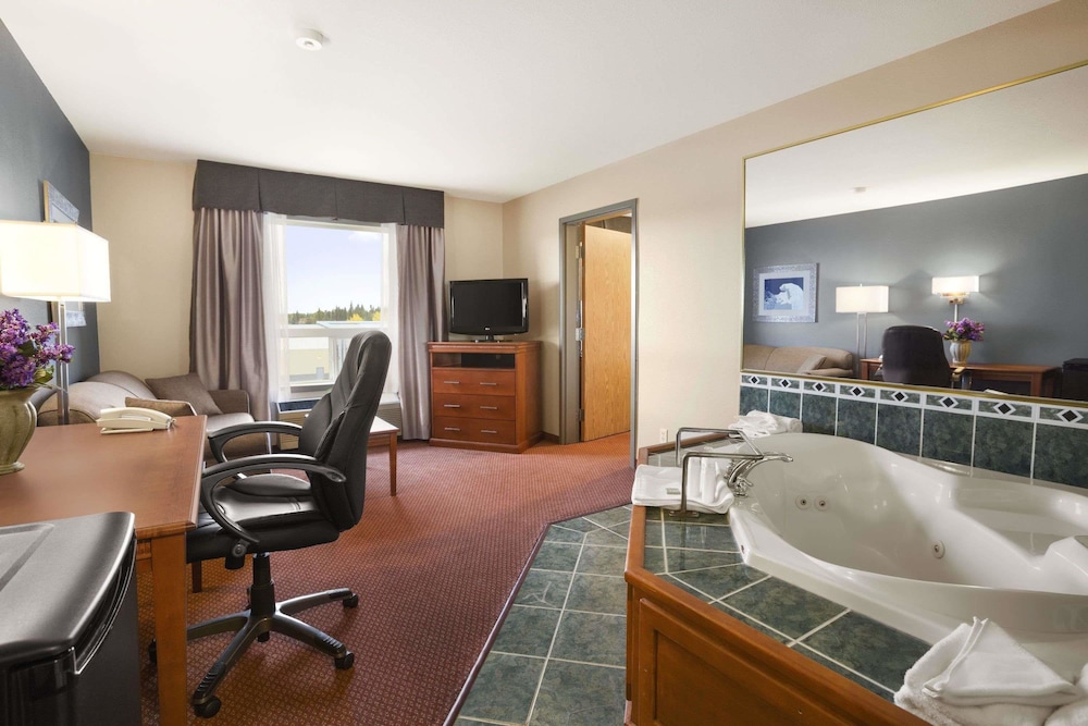 Super 8 by Wyndham Whitecourt 24/30