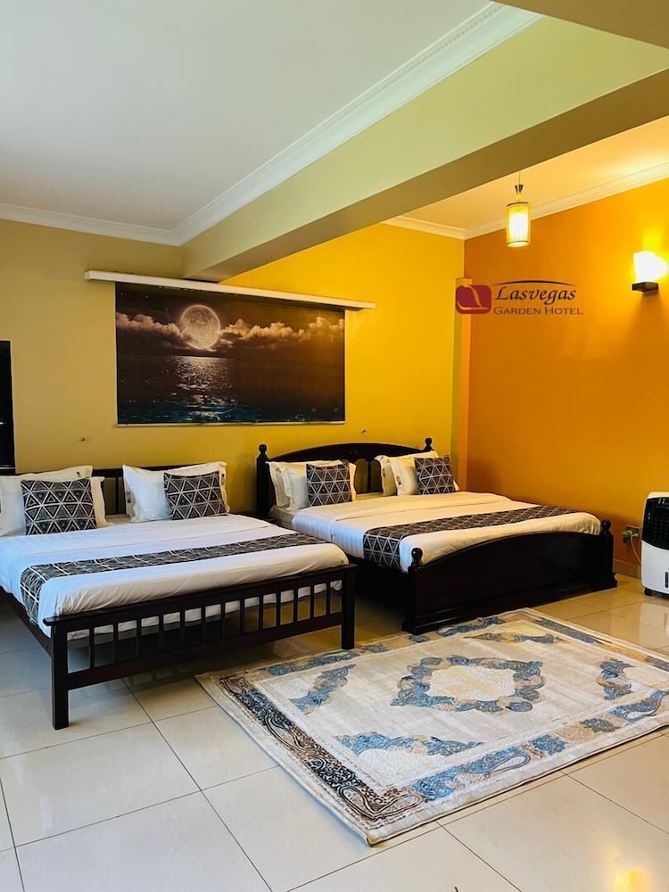 1 BEDROOM, FAMILY, TWIN BEDS, GARDEN VIEW