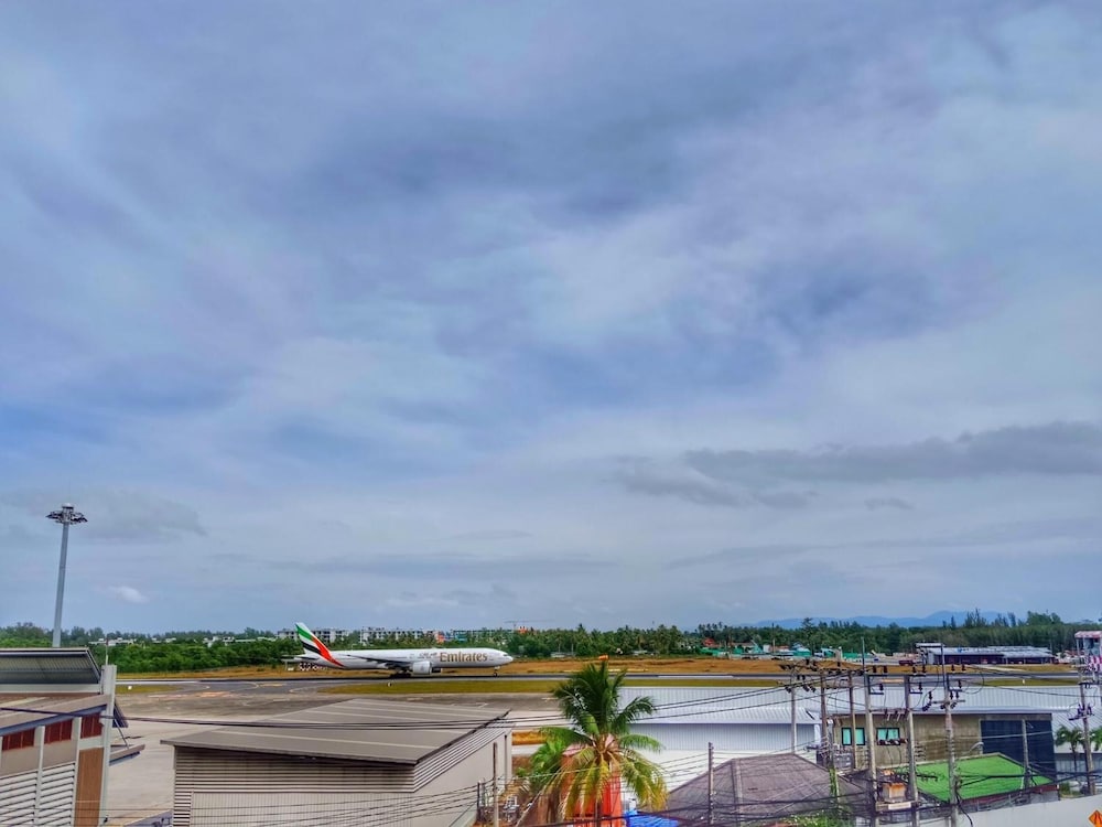 Louis' Runway View Hotel - SHA Extra Plus 5/37