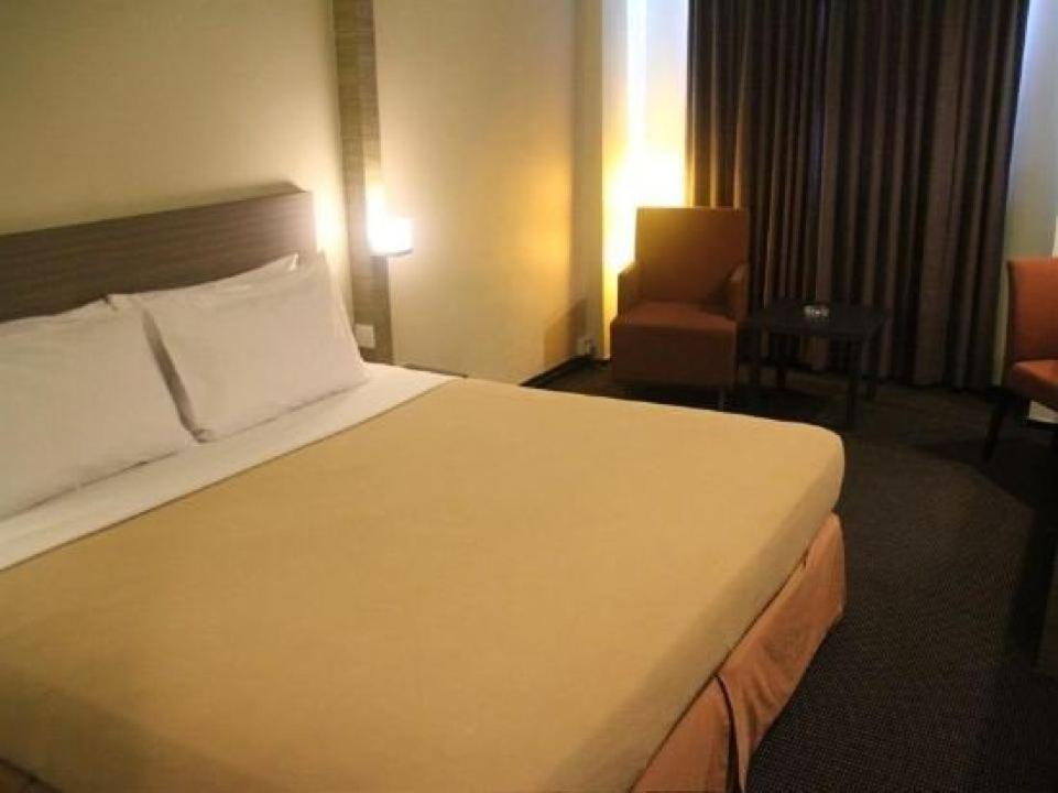 Strand Hotel 15/53